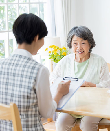 音声筆談＋手話通訳の活用で<
     「合理的配慮の提供」を実現